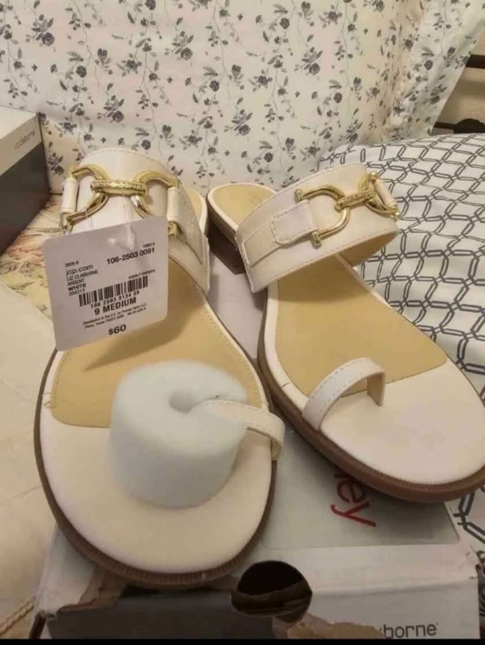 New womans size 9M Liz Claiborne white sandals